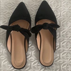 Chase + Chloe slides Sz 7. Worn once.